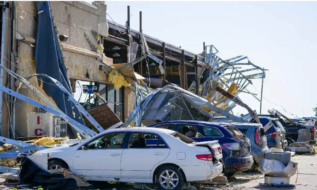 Deadly Tornadoes Hits US