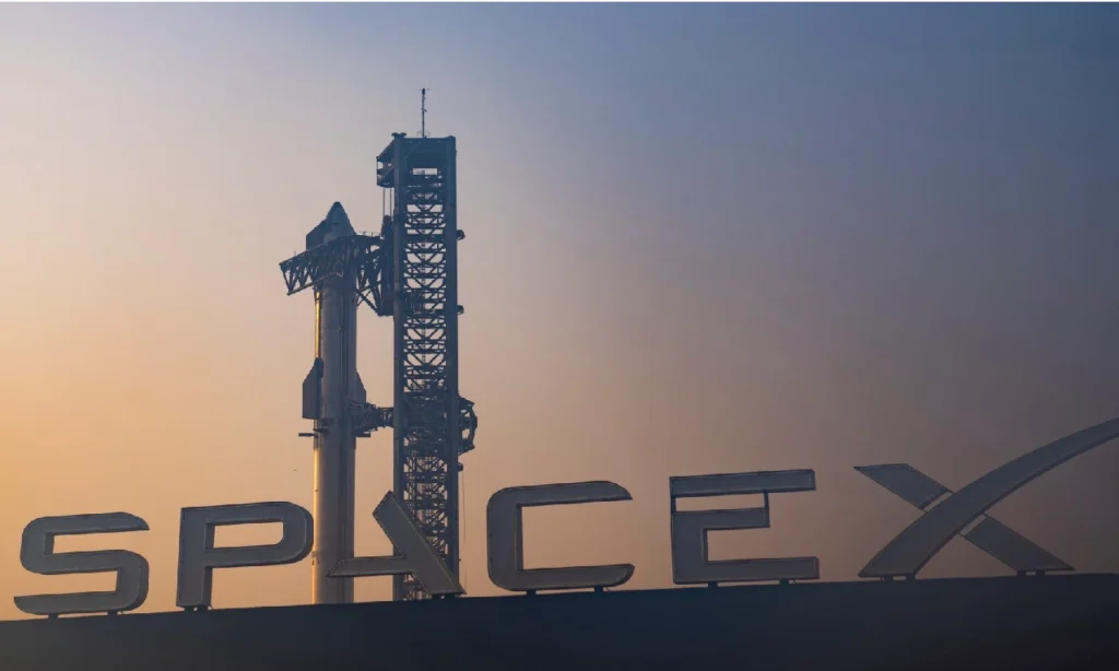 SpaceX Starship Stacked for Flight 4