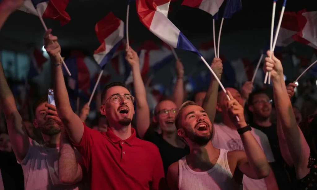 Candidates Withdraw to Foil French Far Right