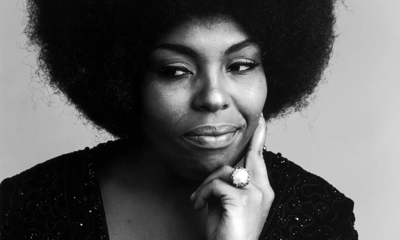 Roberta Flack ‘Singer of Killing Me Softly’ Dies at 88